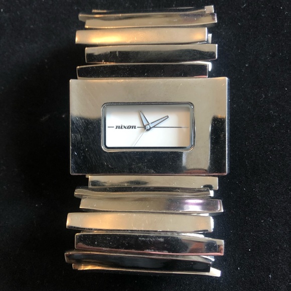 Nixon “The Mazzy” Watch - Picture 2 of 4